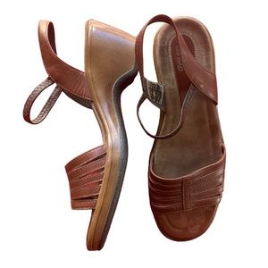 DANSKO Wedge Sandals Size 38 7.5 Brown Leather